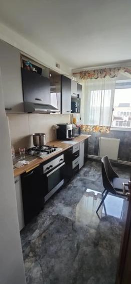 Apartament cu 2 camere decomandat în