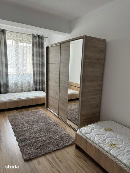 Apartament cu 3 camere decomandat, mobilat în Baza 3