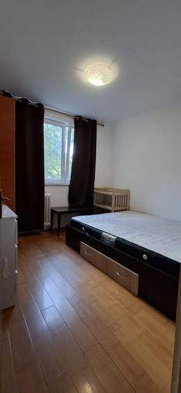 Apartament cu 3 camere semidecomandat în Drumul Taberei