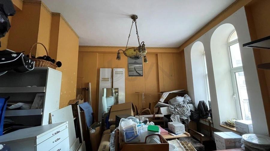 Casă individuală cu 6 camere cu Canalizare în Clucerului
