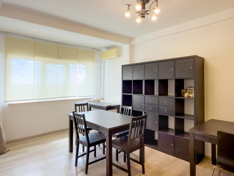 Apartament cu 4 camere decomandat în Gara