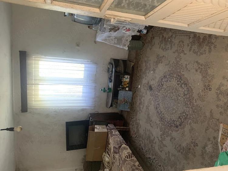 Casă cu 4 camere cu Teren 1800 Mp în Lăcusteni