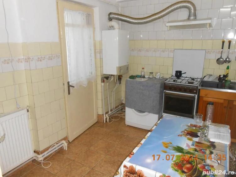 Apartament cu 4 camere decomandat în Central