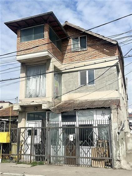 Casă individuală cu 4 camere cu Canalizare în Inel II
