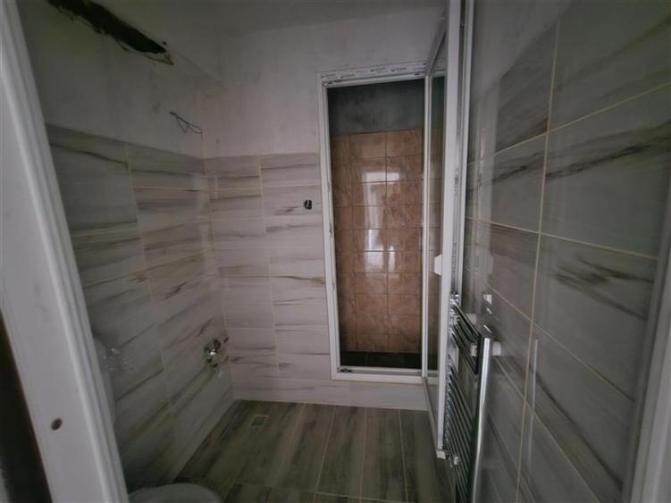 Apartament cu 2 camere semidecomandat în Micro I