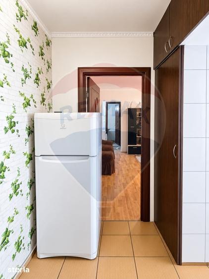 Apartament cu 2 camere semidecomandat în Craiovița Nouă