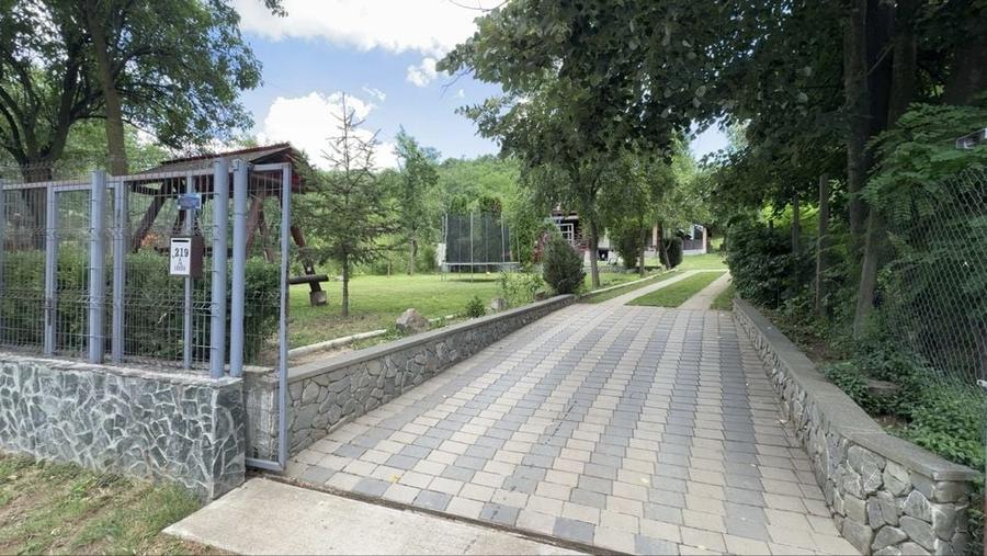 Spațiu comercial, în Văleni