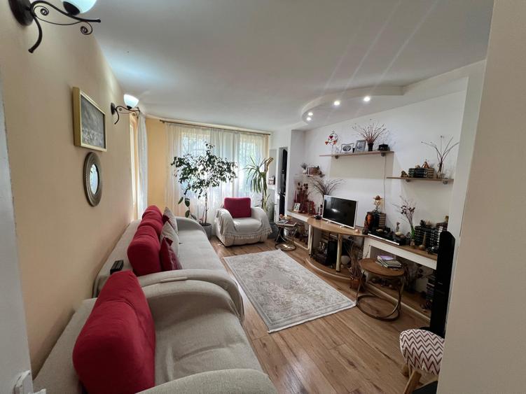 Far  apartament 3 camere decomandat etaj 1 loc parcare - 18