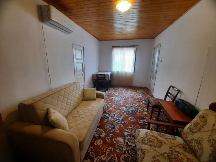 Casă individuală cu 2 camere cu Teren 200 Mp în Podul Vadului