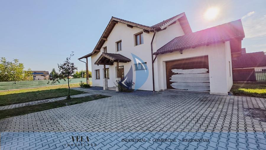 Casă individuală cu 4 camere cu Canalizare în Unirii