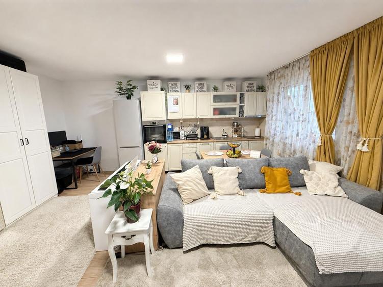 Apartament cu 2 camere semidecomandat în Florești