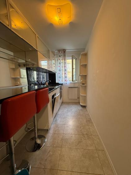 Apartament cu 2 camere semidecomandat, mobilat în Unirii
