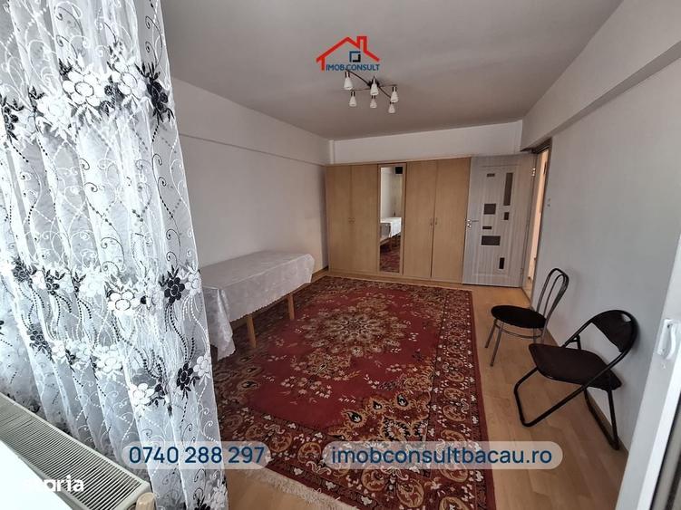 Apartament cu 3 camere decomandat în Letea