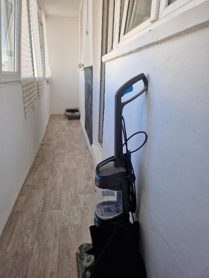 Apartament cu 3 camere semidecomandat, mobilat în Tei