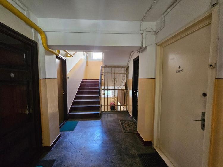 Apartament cu 3 camere semidecomandat, mobilat în ICIL