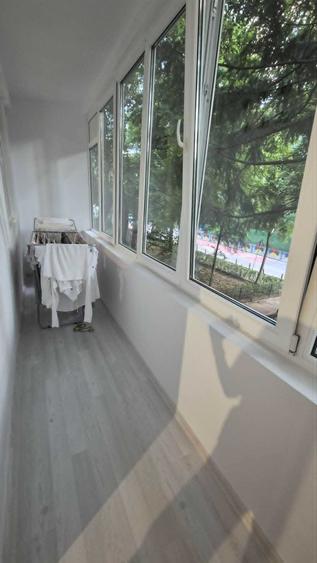 Direct proprietar.Prima inchiriere ap. 2 cam,Pajura. Etaj 1/4, renovat recent, mobilier si electrocasnice noi. Situat vizavi de Scoala Gimnaziala 178 - 8