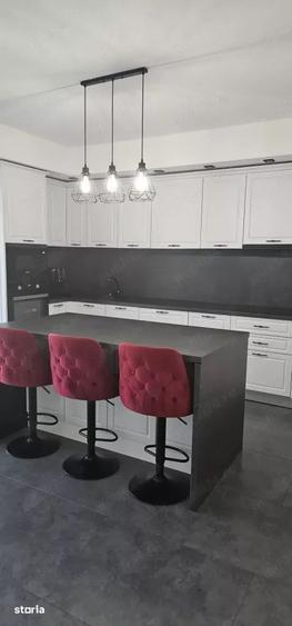 Casă cu 4 camere cu Teren 800 Mp în Dezmir