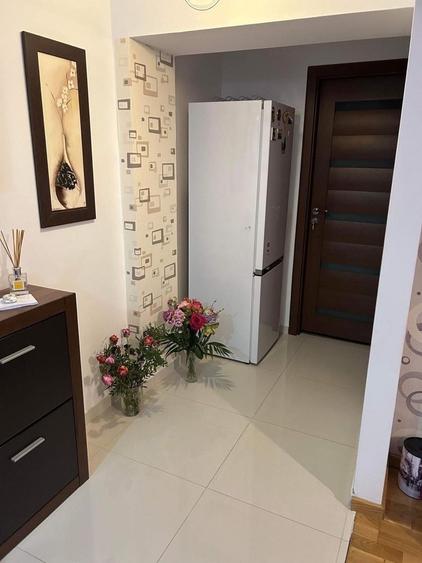 Apartament cu 2 camere decomandat în Exterior Vest