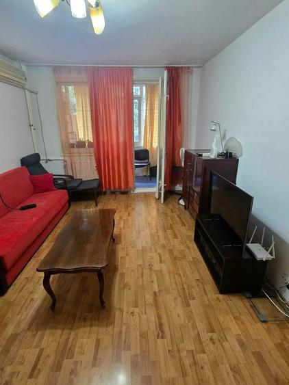 Apartament cu 2 camere decomandat în Baba Novac
