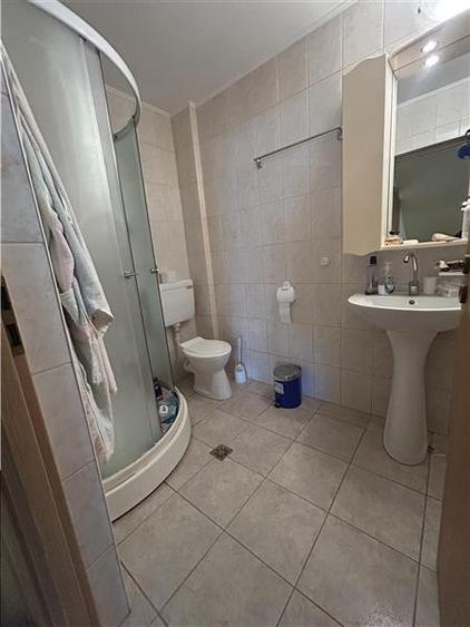Casă individuală cu 8 camere cu Canalizare în Agigea