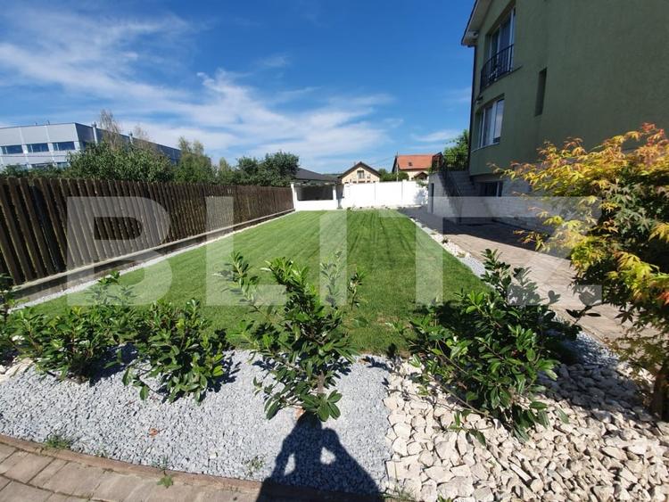 Casă individuală cu 10 camere cu Canalizare în Corunca
