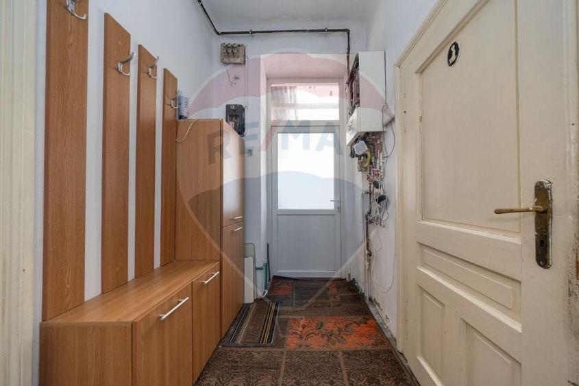 Apartament cu 3 camere decomandat în Central