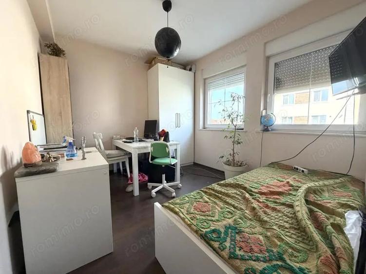 Apartament cu 3 camere decomandat, mobilat în Bucovina