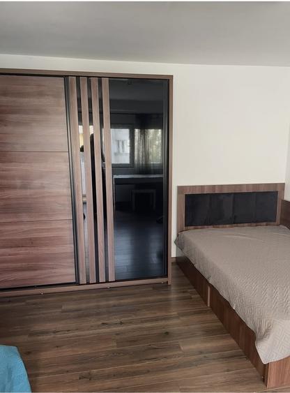 Garsonieră decomandată în Decebal