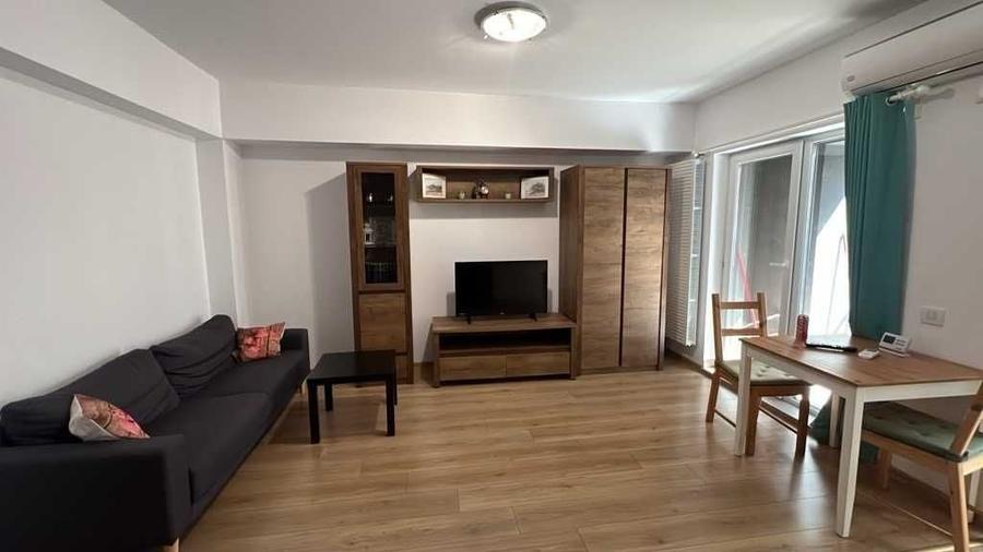 Apartament cu 2 camere semidecomandat în Dristor