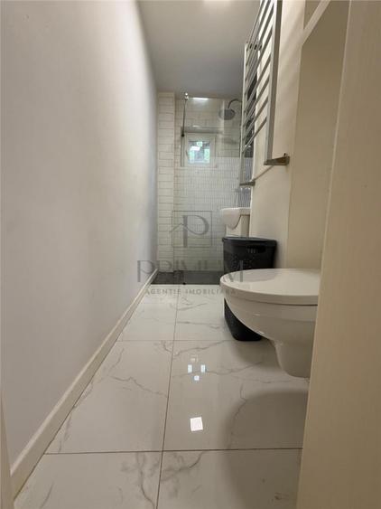 Apartament cu 2 camere semidecomandat, mobilat în Dacia