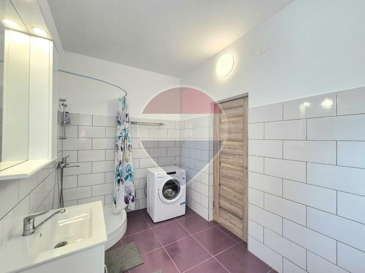 Apartament cu 3 camere, la prima închiriere, în zona centrală - 12