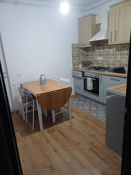 Apartament cu 2 camere decomandat, mobilat în Cumpăna