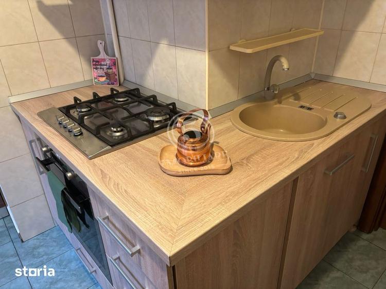 Apartament cu 3 camere decomandat, mobilat în Tei