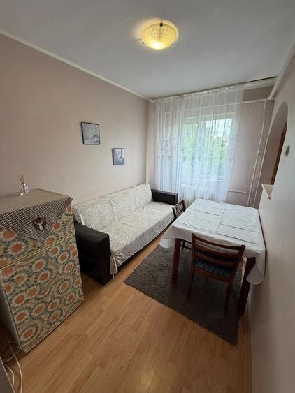 Apartament cu 3 camere nedecomandat în Dacia