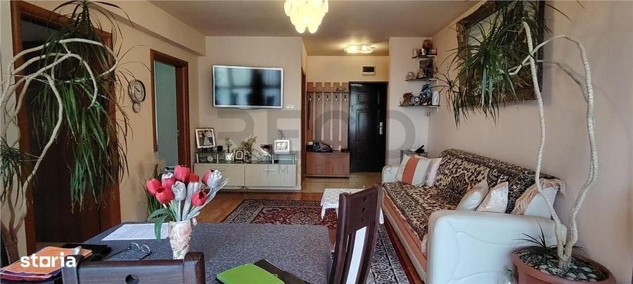 Apartament cu 3 camere în Nufărul