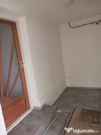 Casă cu 4 camere în Plantelor