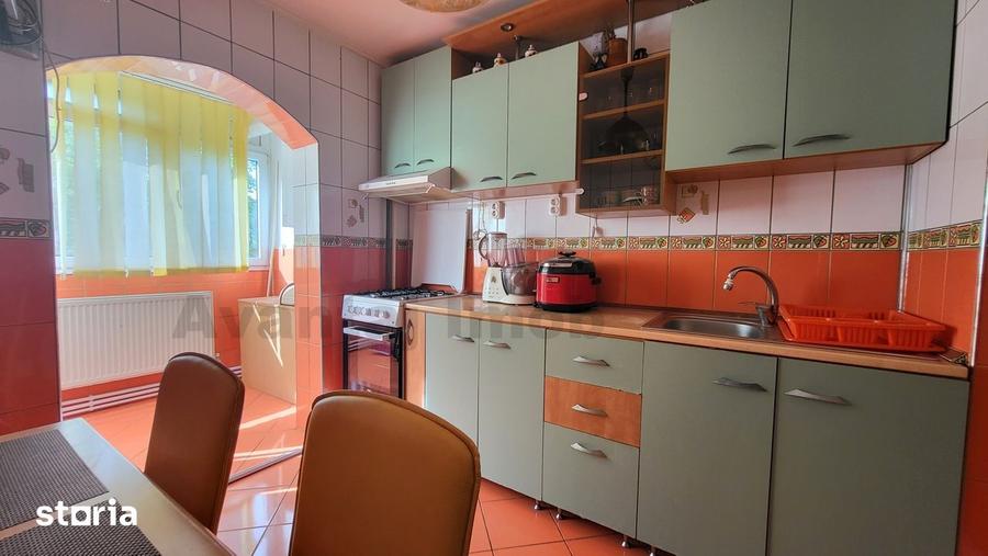 Apartament cu 3 camere în Crângași