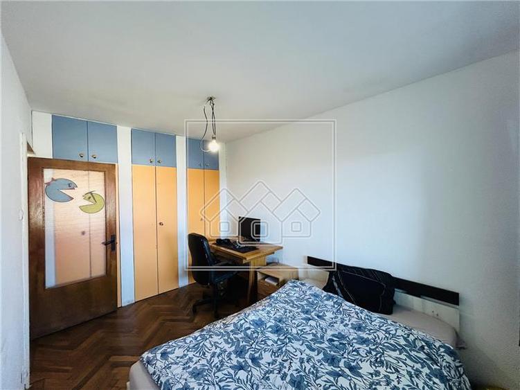 Apartament cu 2 camere decomandat în Mihai Viteazul