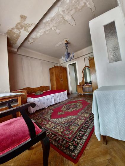 Apartament cu 4 camere decomandat în Universitate