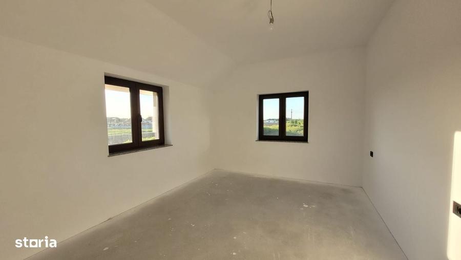 Casă cu 4 camere în Central
