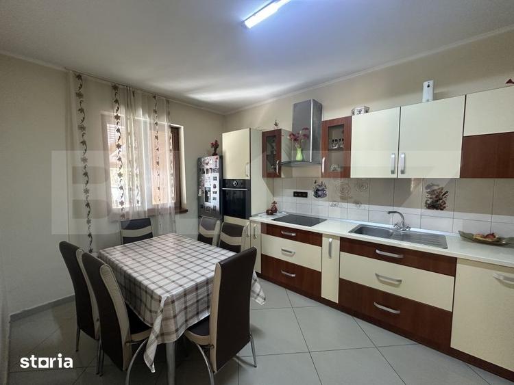 Casă cu 6 camere cu Teren 853 Mp în Păulești