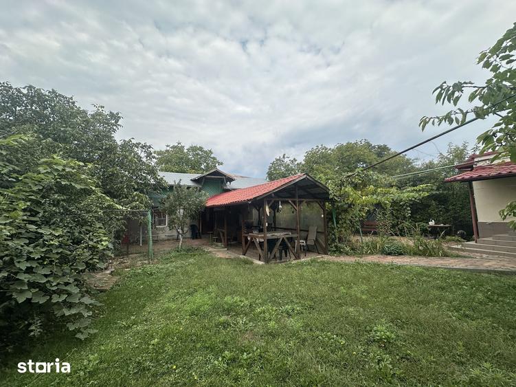 Casă cu 4 camere cu Teren 1498 Mp în Florești