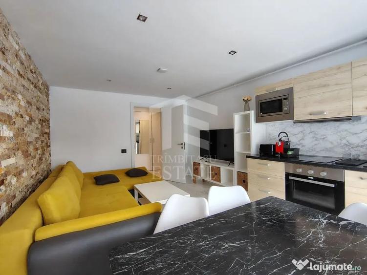 Apartament cu 3 camere decomandat în Piața