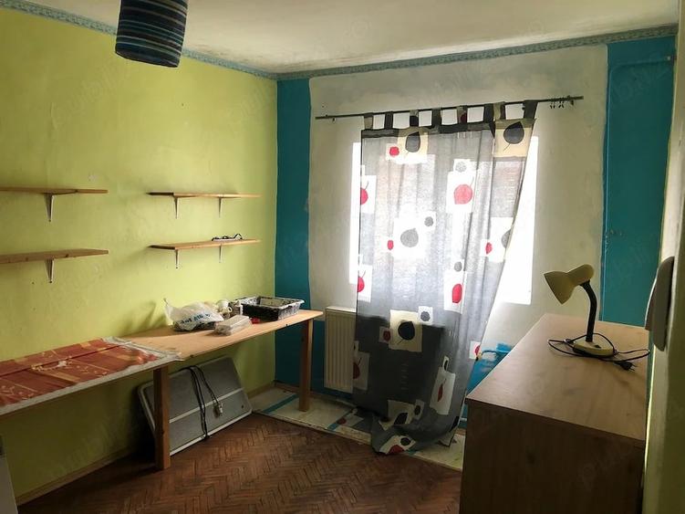 Apartament cu 3 camere semidecomandat în Central