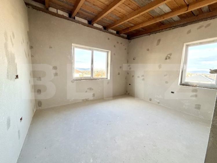 Duplex cu 4 camere cu Teren 250 Mp în Cetate