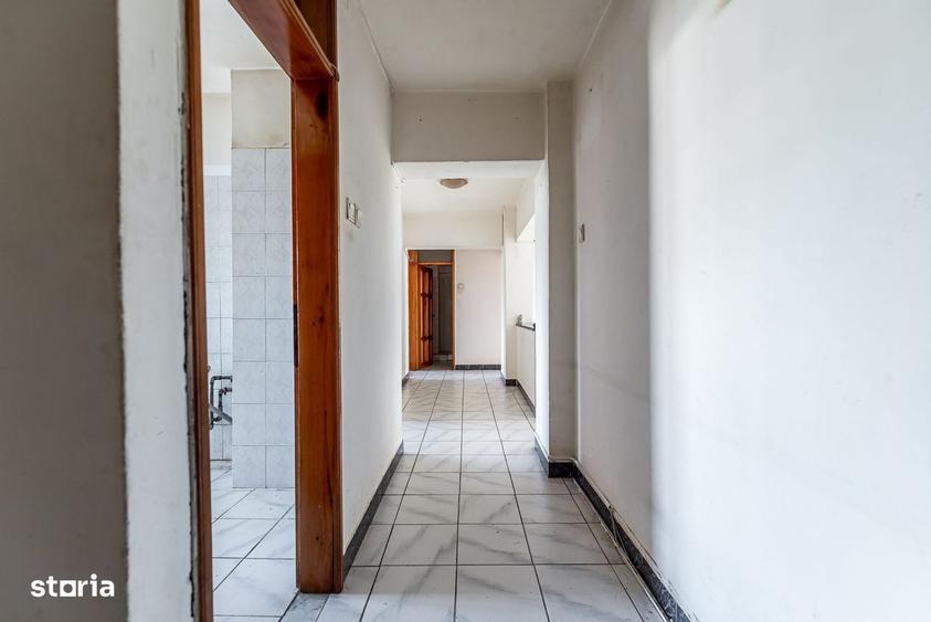 Apartament cu 4 camere decomandat în Aurel Vlaicu