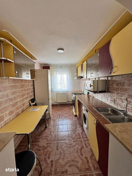 Apartament cu 3 camere decomandat în Central