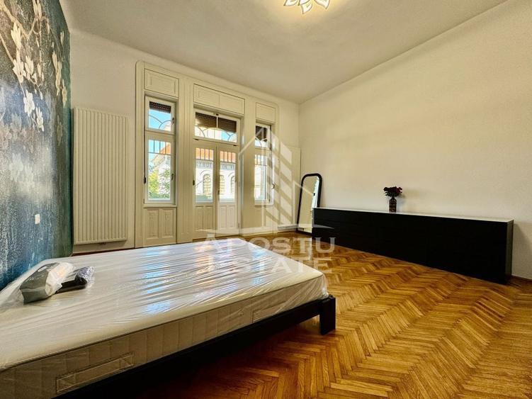 Apartament cu 4 camere decomandat, mobilat în Semicentral