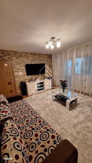 Apartament cu 4 camere, decomandat, etaj 1, BRD, Complexul Studentesc - 1