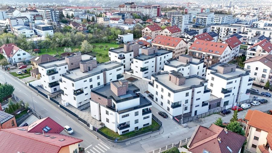Apartament cu 3 camere semidecomandat în Bună Ziua